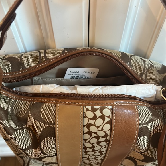 Coach khaki saddle hand bag - Picture 3 of 4